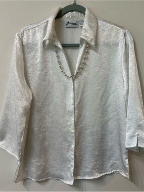 Y2K Joanna White Metallic Crinkle Button Up Blouse Faux Pearl Chain Accent M